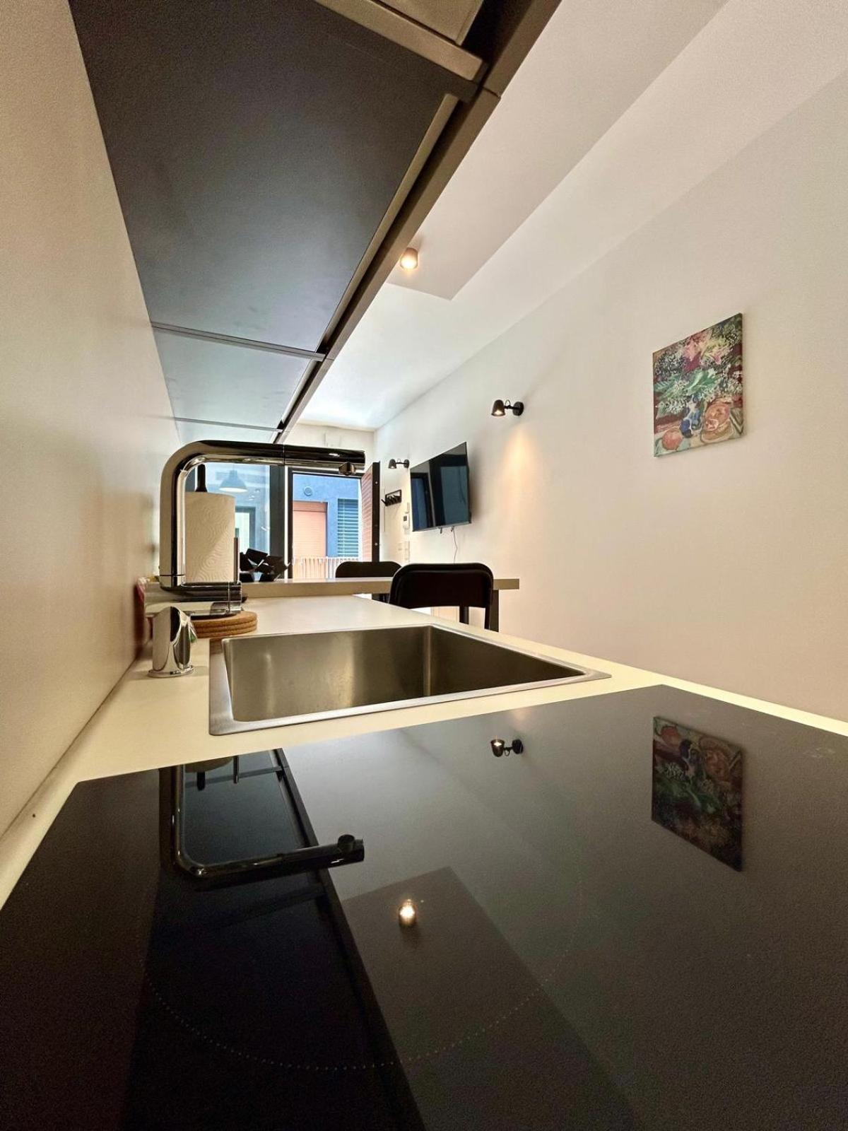 Kibilu Luxury Apt With Terrace, Isola District And Near Garibaldi Station Milão Exterior foto